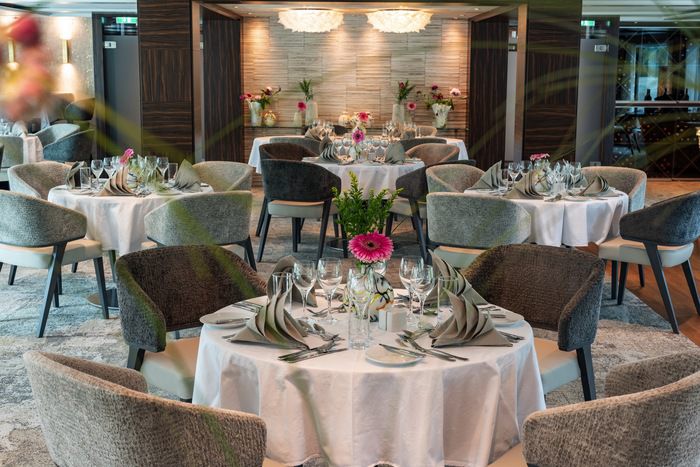 Restaurants & Dining